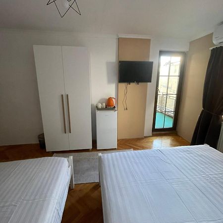 Guesthouse 12A Приштина Экстерьер фото