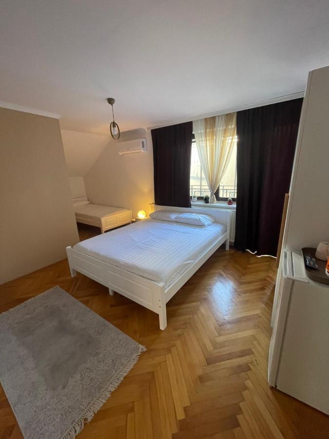 Guesthouse 12A Приштина Экстерьер фото