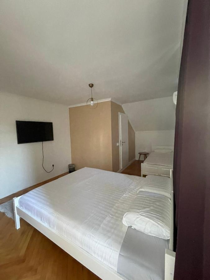 Guesthouse 12A Приштина Экстерьер фото