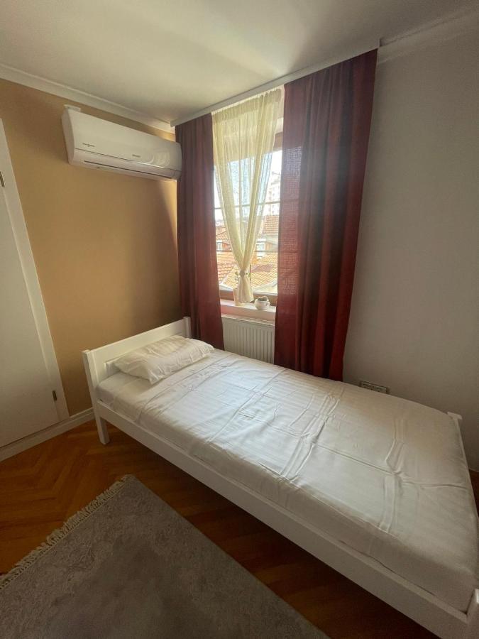Guesthouse 12A Приштина Экстерьер фото